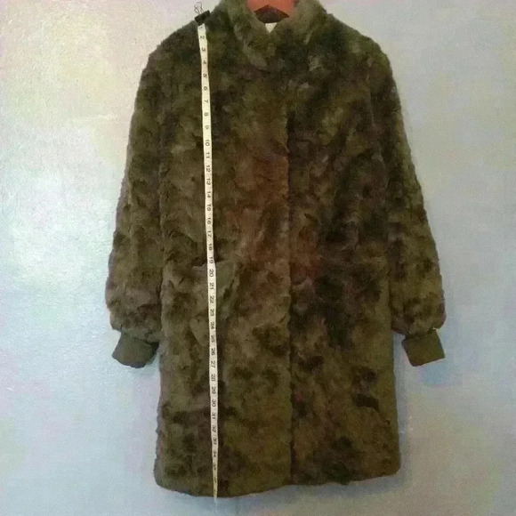 Furrier French faux fur Coat Size small - Picture 8 of 16